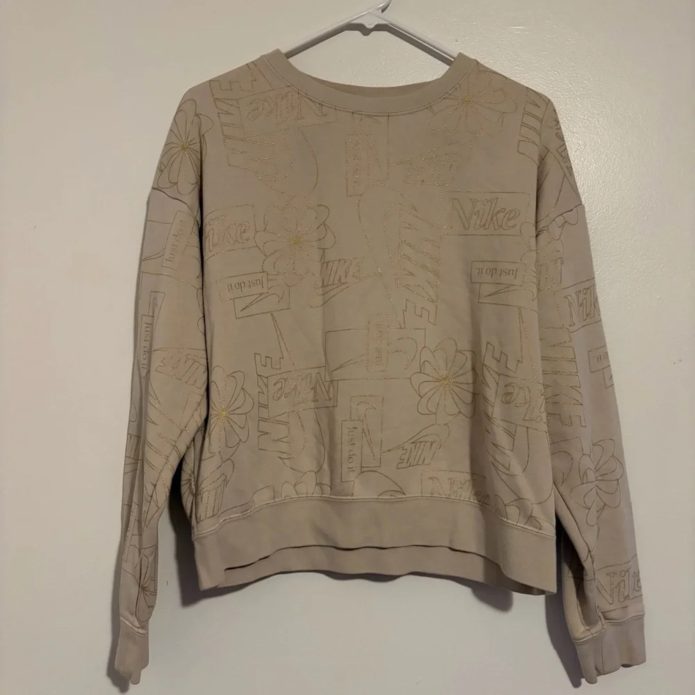 Nike Graphic all over sweatshirt Gold Accents crewneck M‎